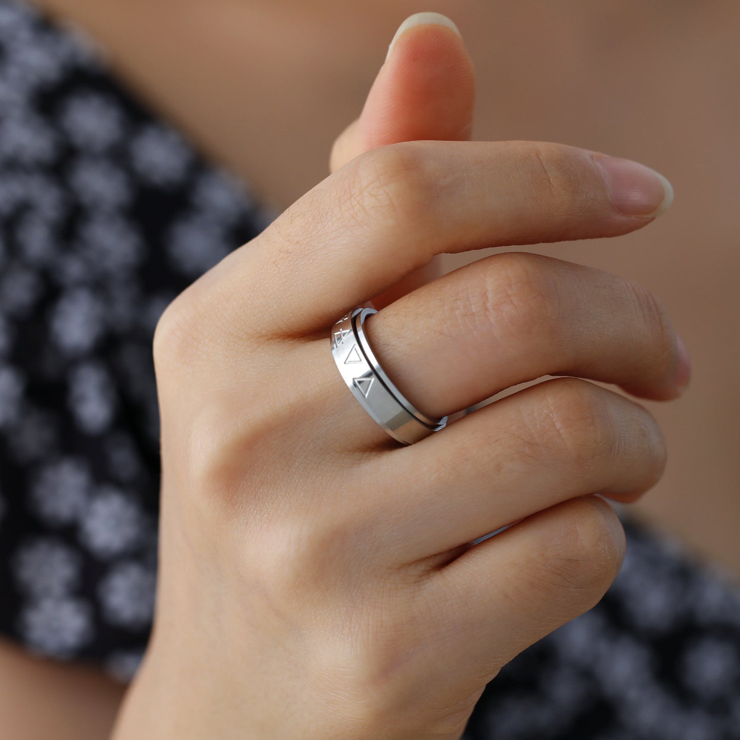 Stainless Steel Triangle Spin Ring
