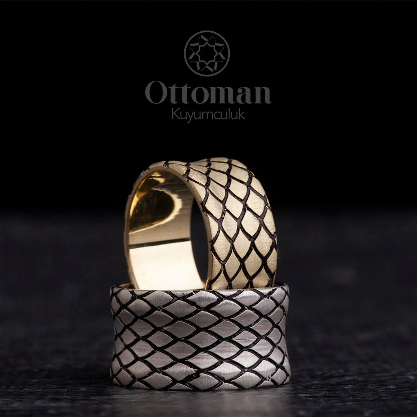 Snake Patterned Pair of Wedding Rings - Silver Whisper