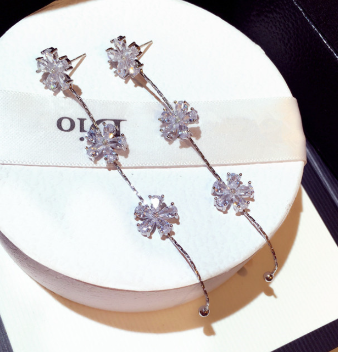 Elegant Snowflake Diamond Drop Earrings