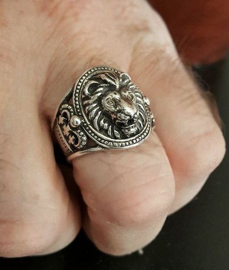 A 925 sterling silver ring