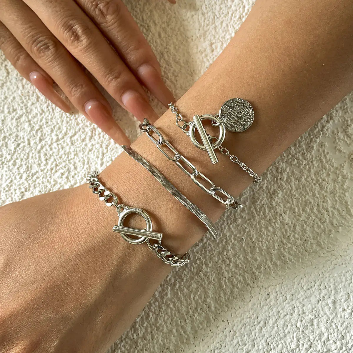 Sleek Metallic Chain Bracelet