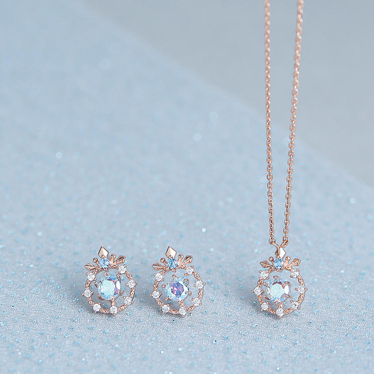 Enchanted Winter 925 Silver Snowflake Earrings