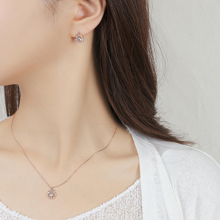 Enchanted Winter 925 Silver Snowflake Earrings