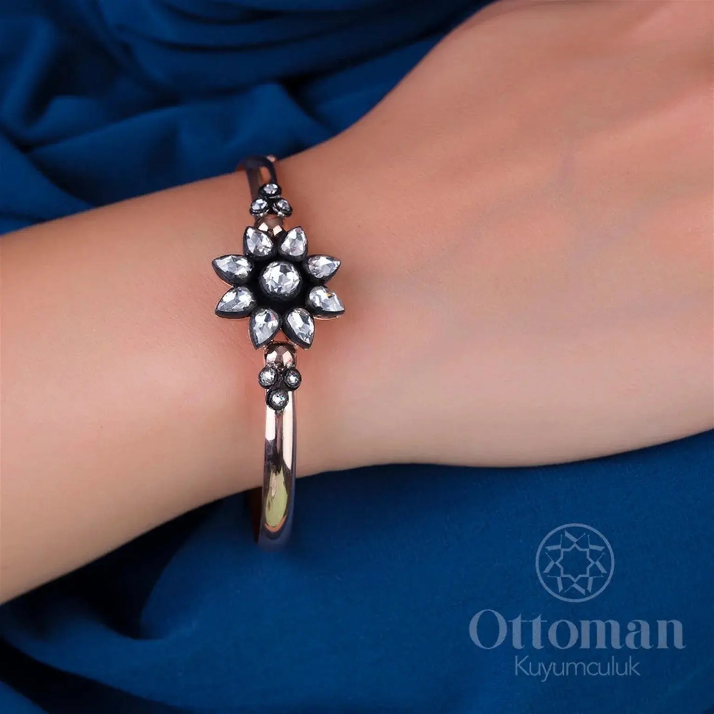 Diamond Setting Silver Women's Bracelet - Silver Whisper