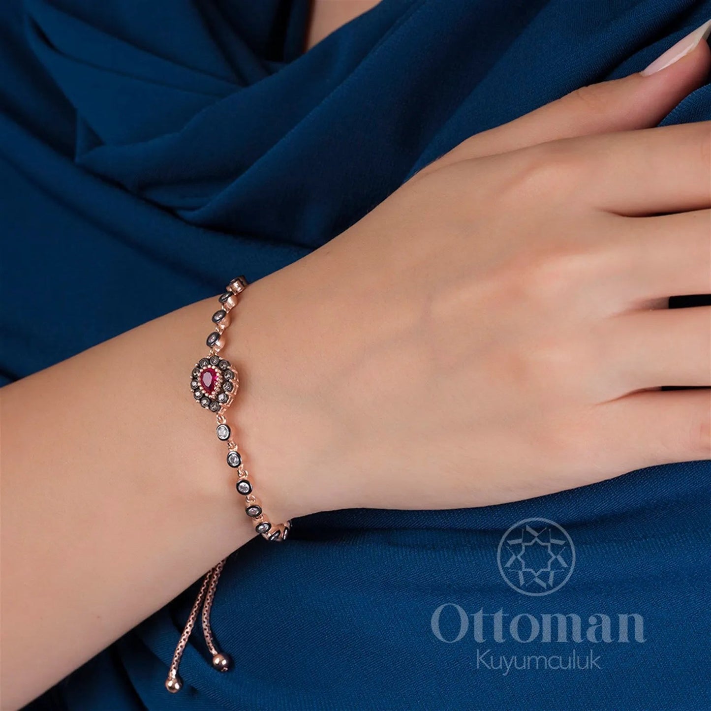 Drop-shaped red silver bracelet - Silver Whisper