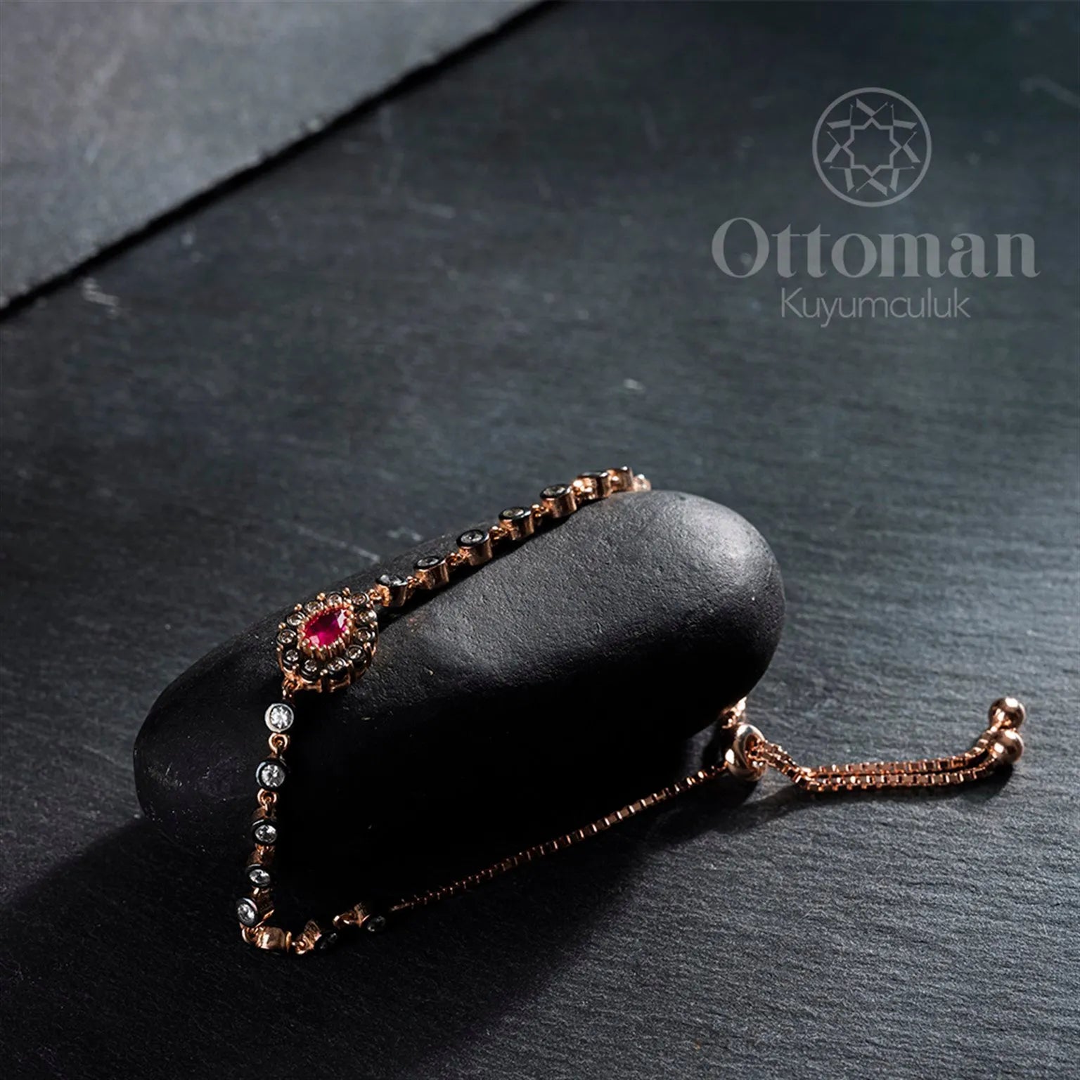 Drop-shaped red silver bracelet - Silver Whisper