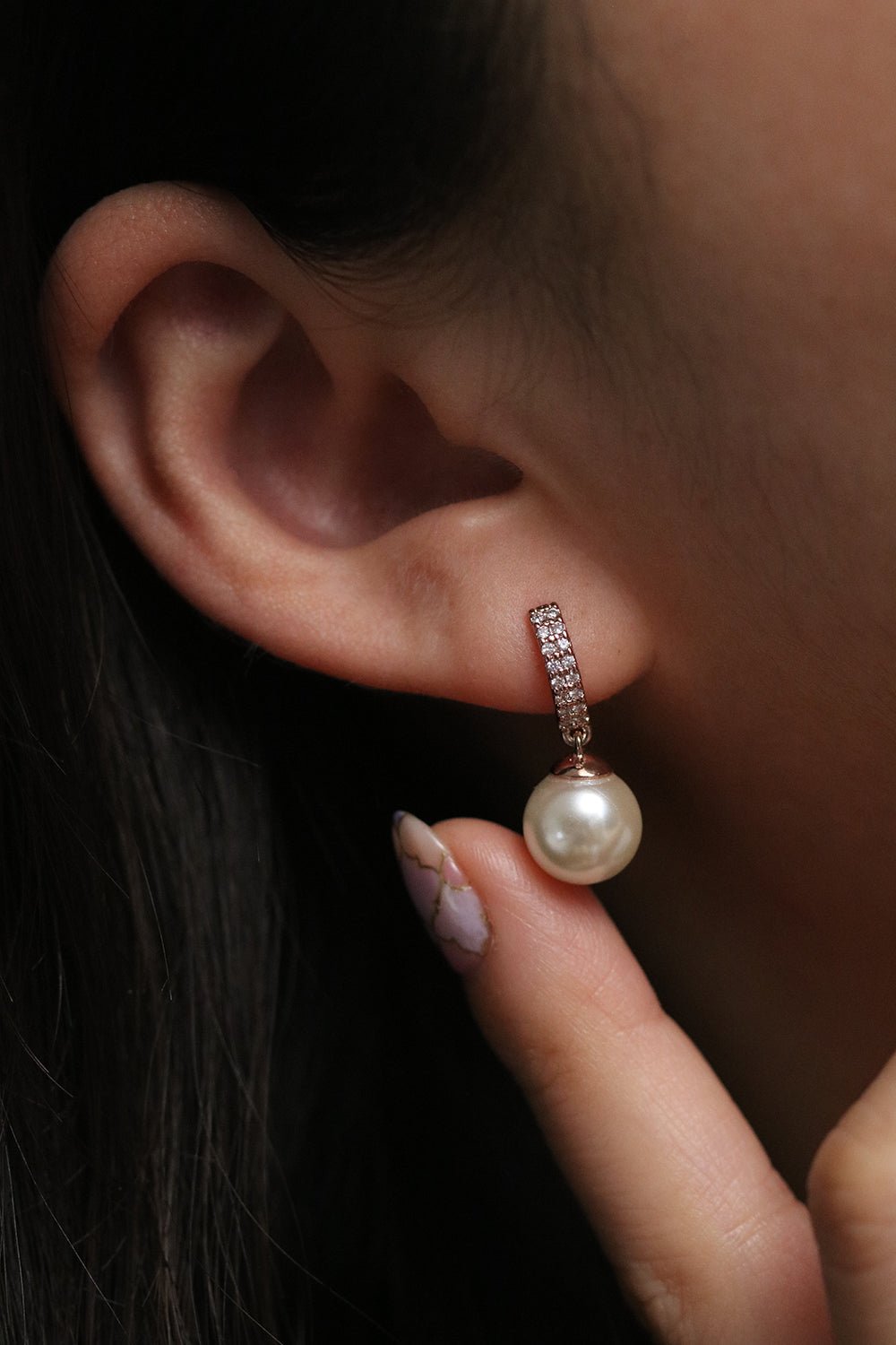 Elegant Pearl drop earrings - Silver Whisper