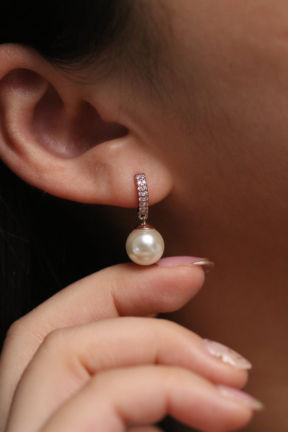 Elegant Pearl drop earrings - Silver Whisper