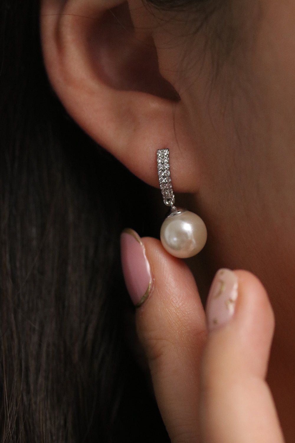 Elegant Pearl drop earrings - Silver Whisper