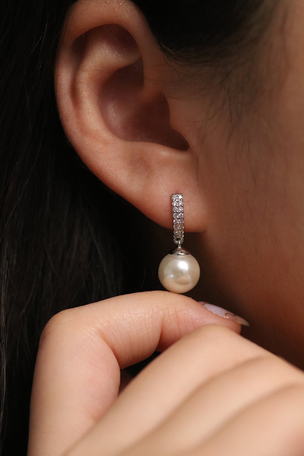 Elegant Pearl drop earrings - Silver Whisper