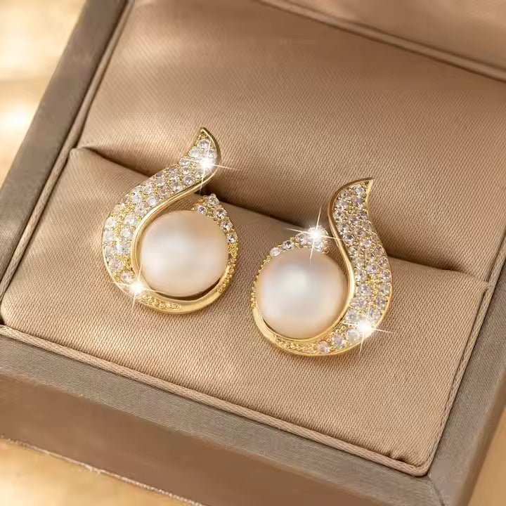 Elegant Teardrop Stud Pearl Earrings - Silver Whisper