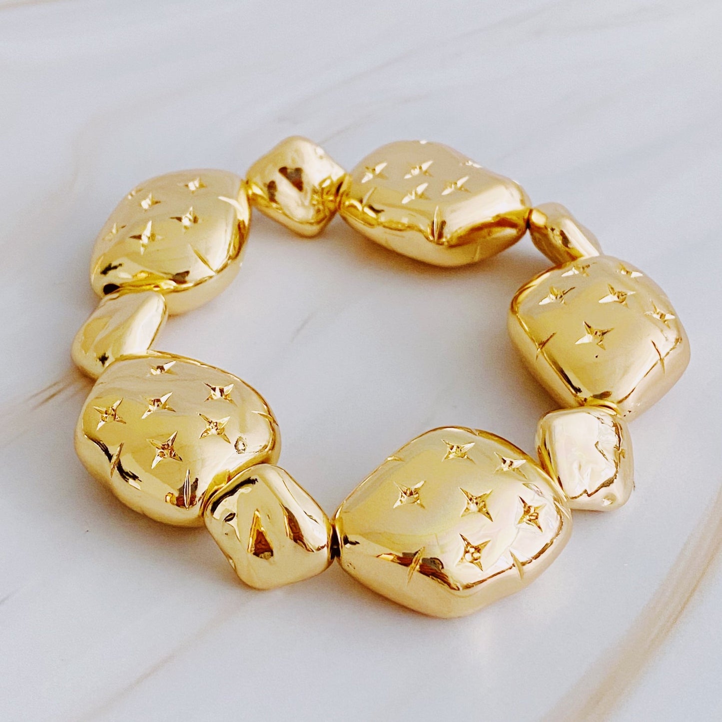 Starlight Golden Pebble Stretch Bracelet - Silver Whisper