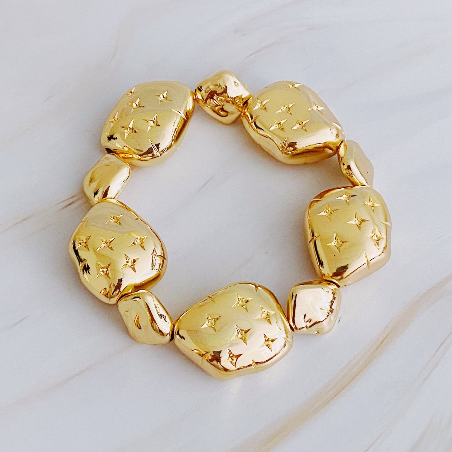 Starlight Golden Pebble Stretch Bracelet - Silver Whisper